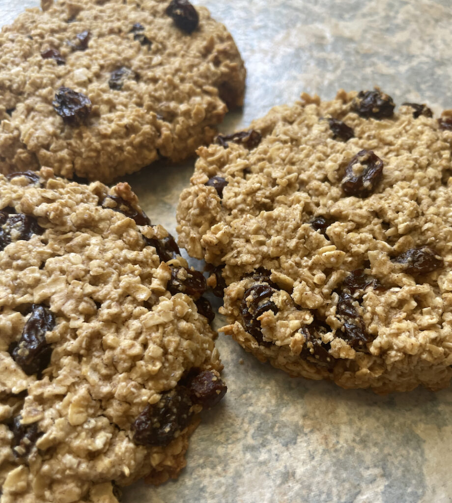 Oatmeal raisin cookies